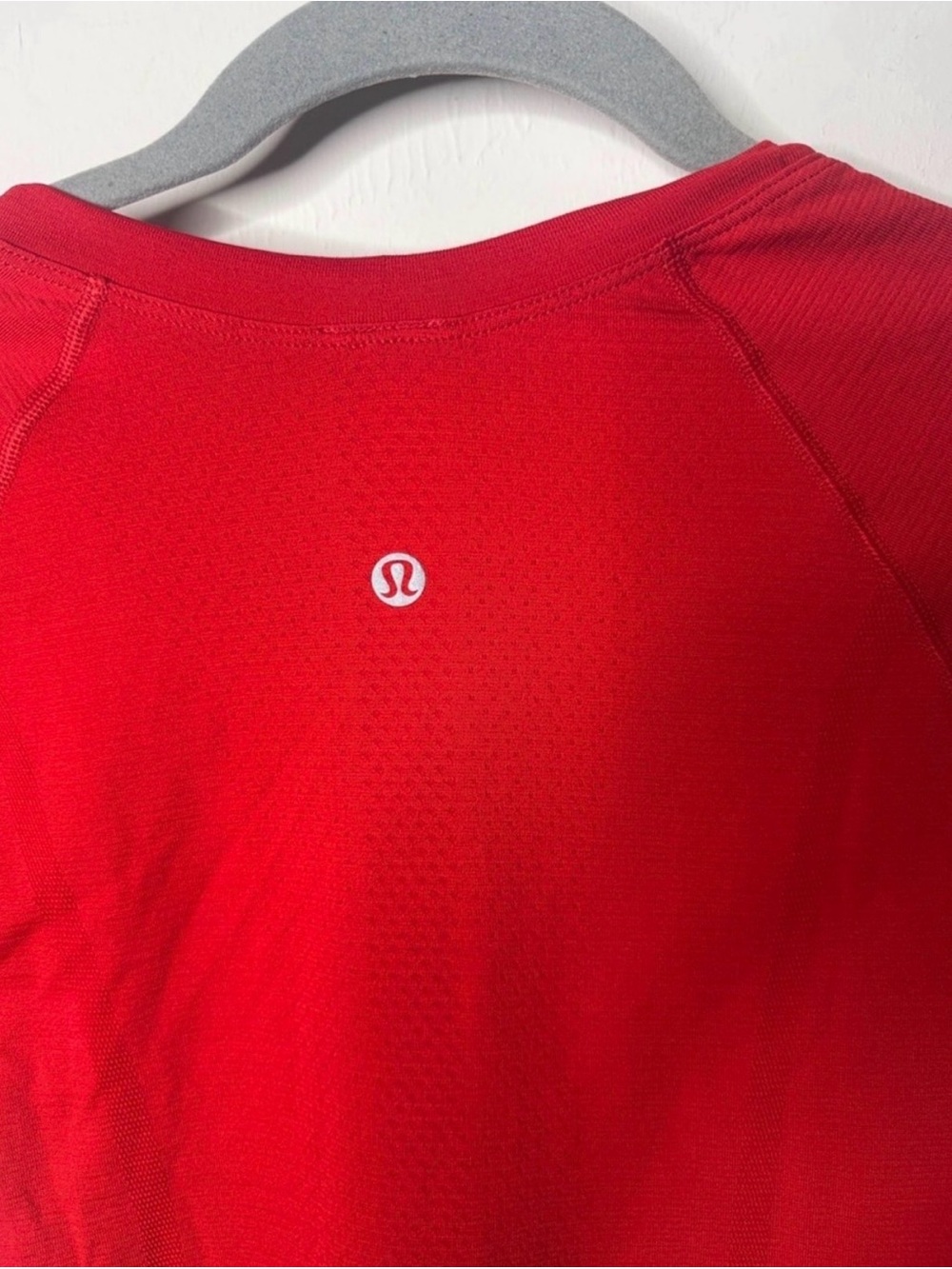 Lululemon Swiftly Tech Short Sleeve 2.0 - Picture 3 of 4